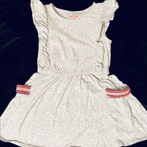 Speckled grey dress with little pockets in the front